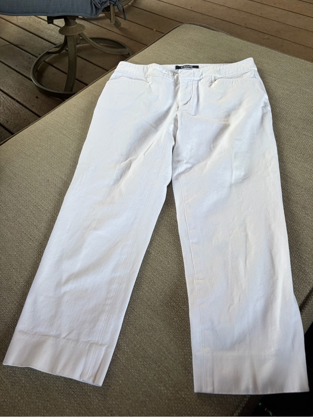 Chaps White Cropped Ankle Pants- size 4